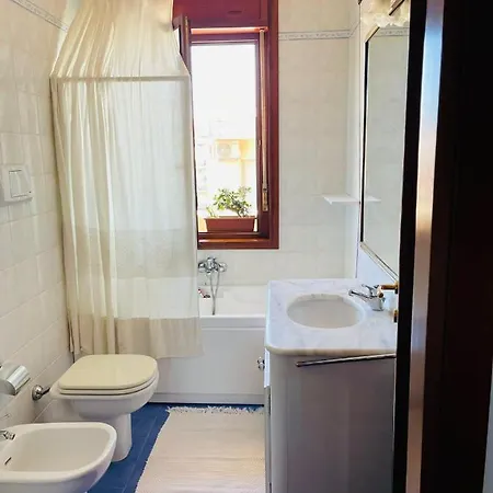 Grazioso Appartamento A Cagliari קליארי